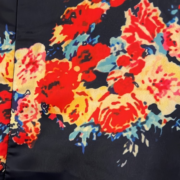 Beautiful Floral Dress - Picture 3 of 6